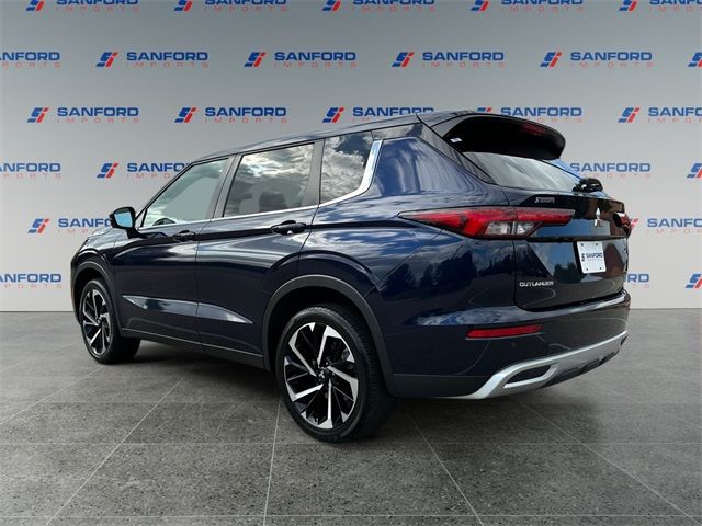 2023 Mitsubishi Outlander SE