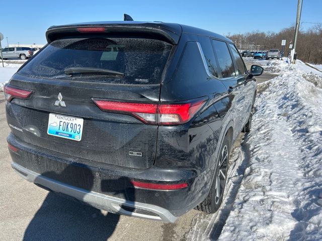 2023 Mitsubishi Outlander SE