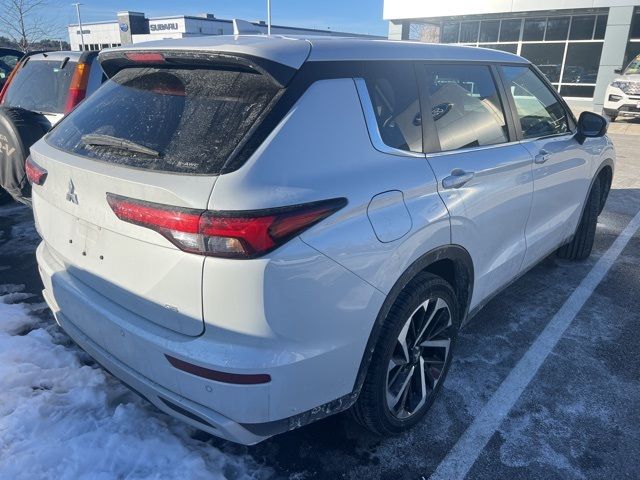 2023 Mitsubishi Outlander SE