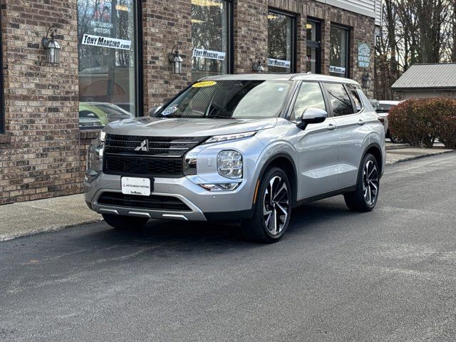 2023 Mitsubishi Outlander SE