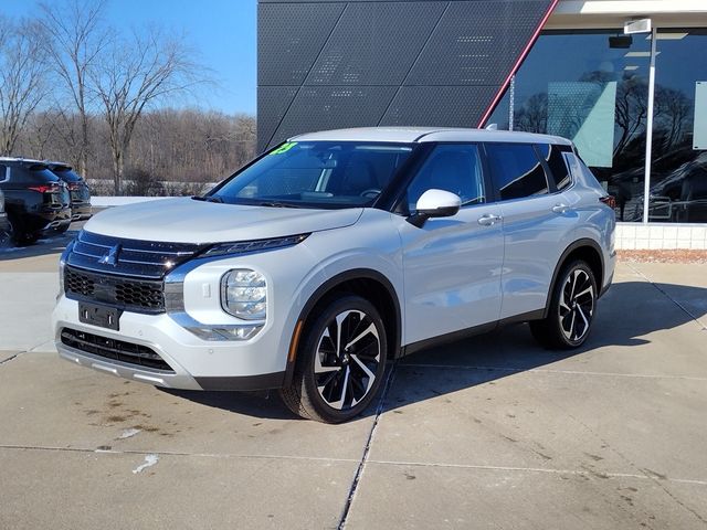 2023 Mitsubishi Outlander SE