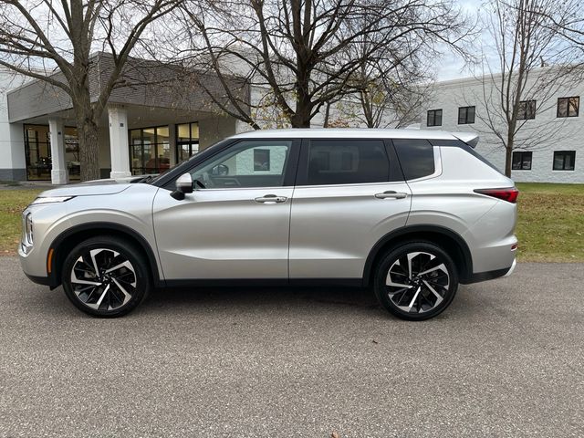 2023 Mitsubishi Outlander SE