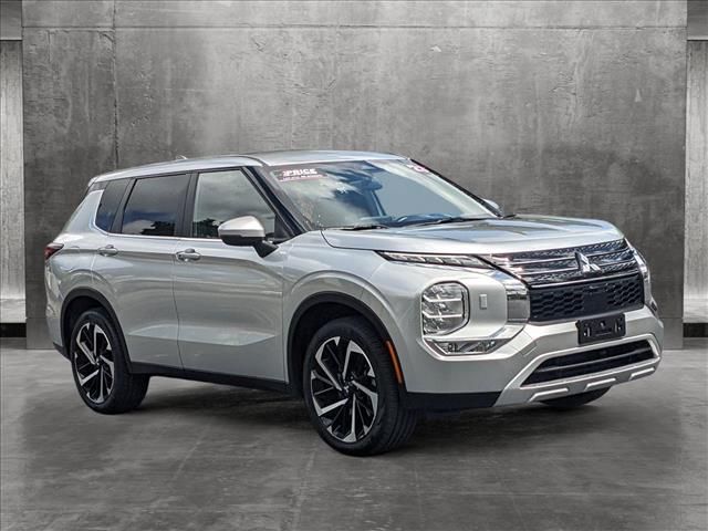 2023 Mitsubishi Outlander SE