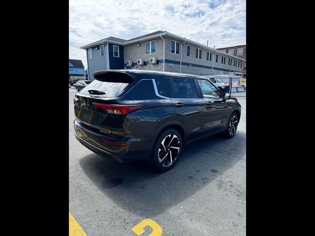 2023 Mitsubishi Outlander SE