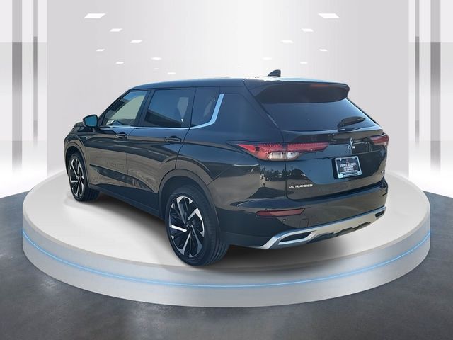 2023 Mitsubishi Outlander SE