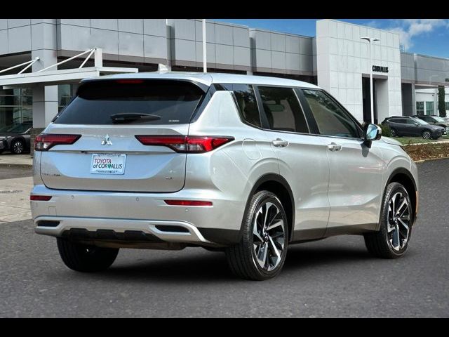 2023 Mitsubishi Outlander SE