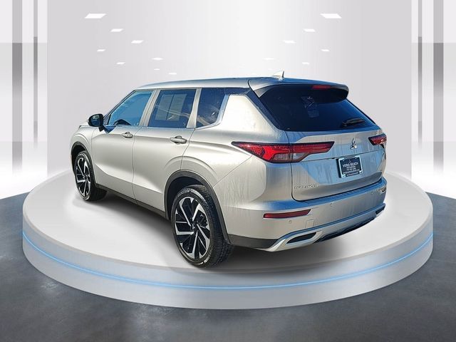 2023 Mitsubishi Outlander SE