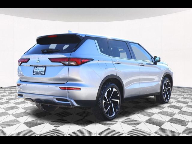 2023 Mitsubishi Outlander SE