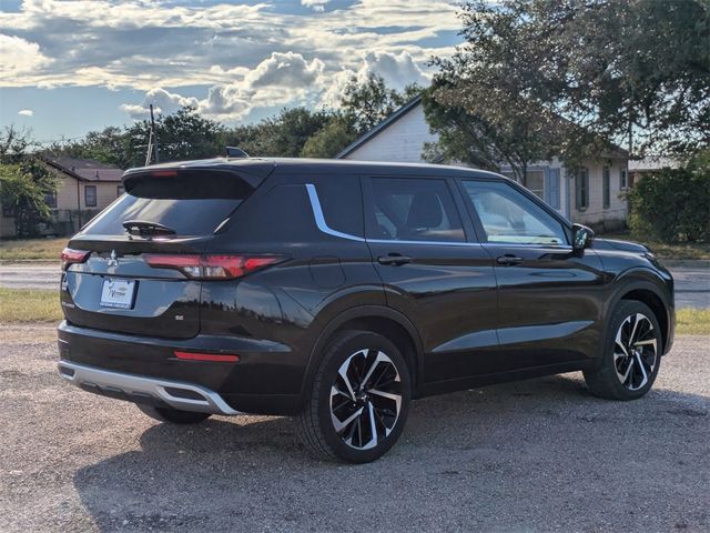 2023 Mitsubishi Outlander SE