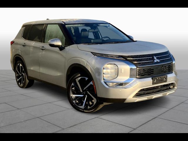 2023 Mitsubishi Outlander SE
