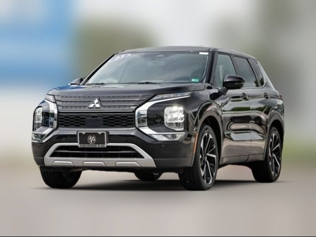 2023 Mitsubishi Outlander SE