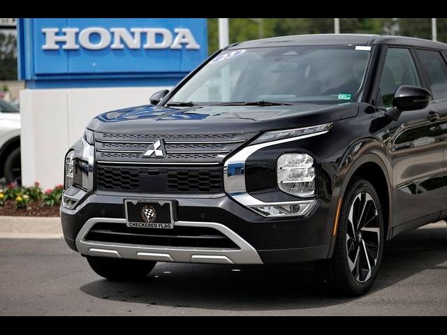 2023 Mitsubishi Outlander SE