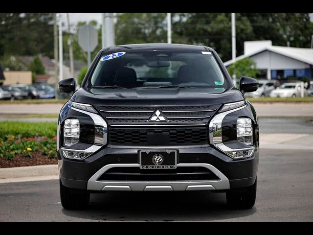 2023 Mitsubishi Outlander SE