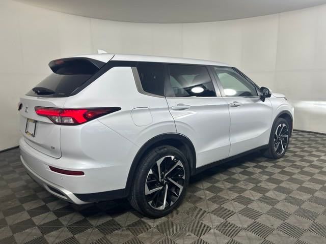 2023 Mitsubishi Outlander SE