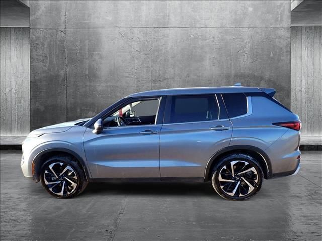 2023 Mitsubishi Outlander SE