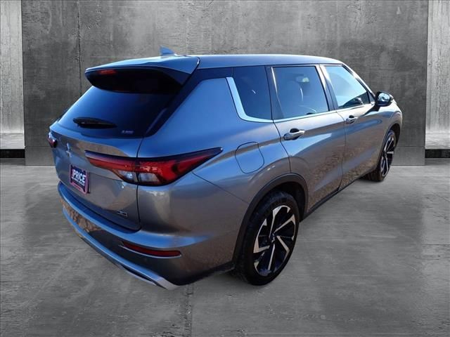 2023 Mitsubishi Outlander SE