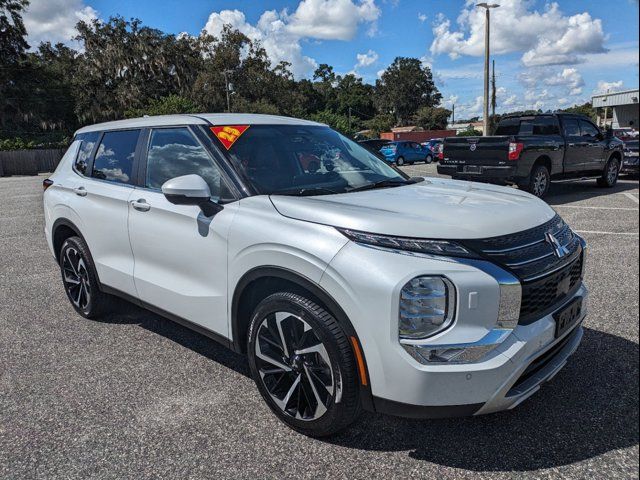 2023 Mitsubishi Outlander SE