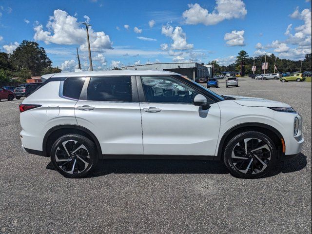 2023 Mitsubishi Outlander SE