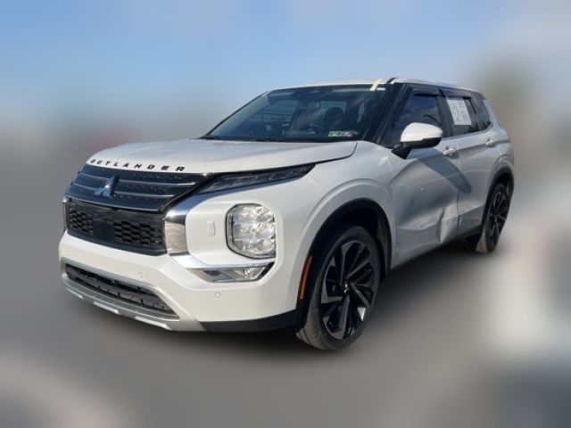 2023 Mitsubishi Outlander SE