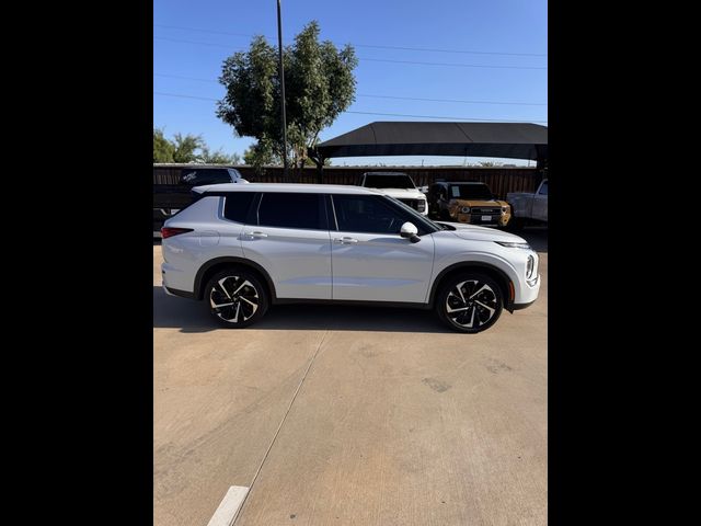 2023 Mitsubishi Outlander SE