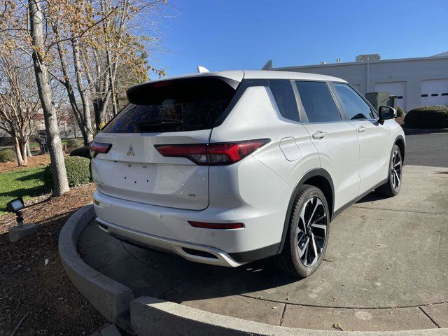 2023 Mitsubishi Outlander SE