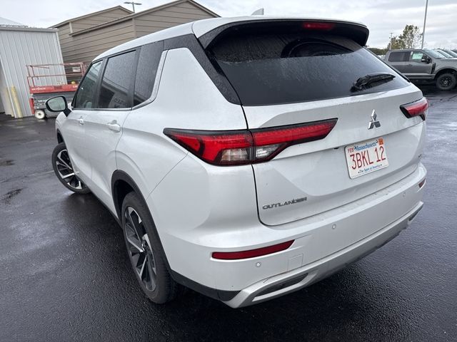 2023 Mitsubishi Outlander SE