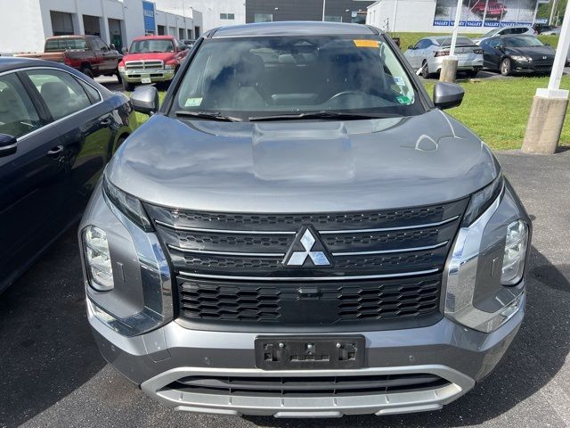 2023 Mitsubishi Outlander SE