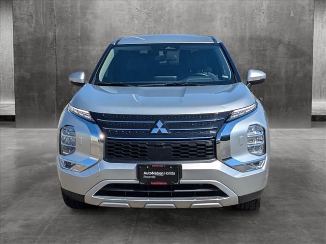 2023 Mitsubishi Outlander SE