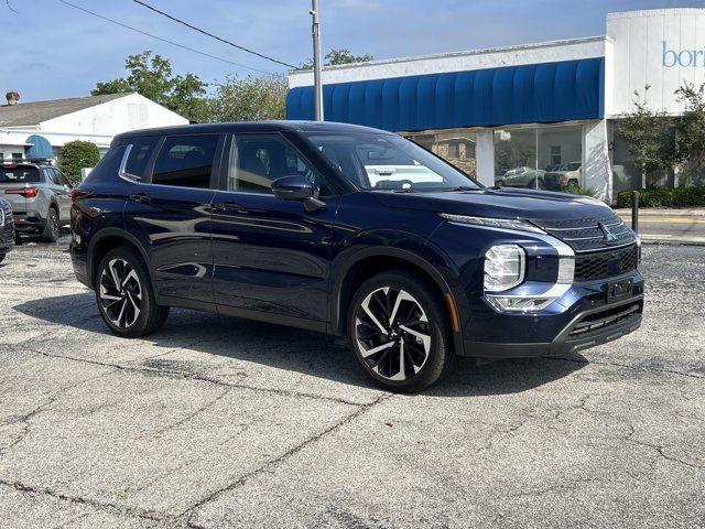 2023 Mitsubishi Outlander SE