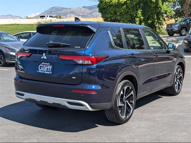 2023 Mitsubishi Outlander SE