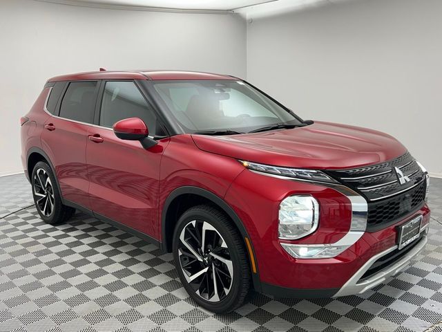2023 Mitsubishi Outlander SE