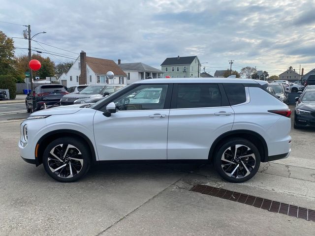 2023 Mitsubishi Outlander SE