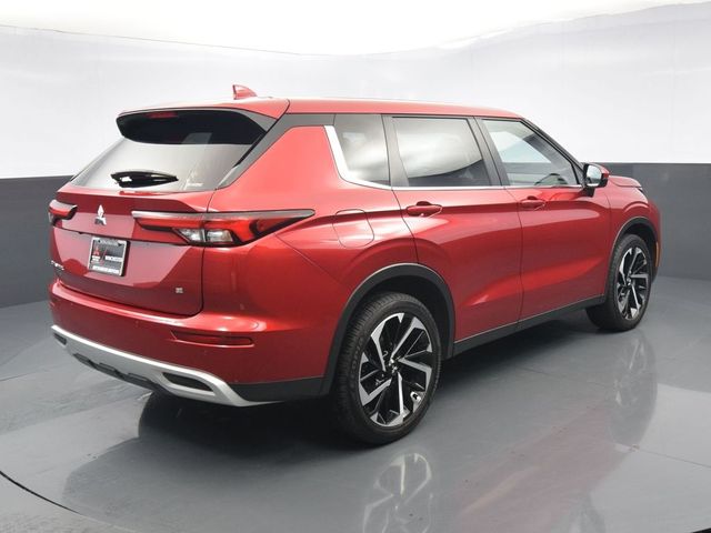 2023 Mitsubishi Outlander SE