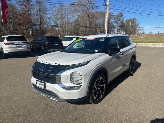 2023 Mitsubishi Outlander SE