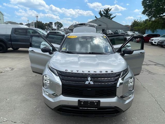2023 Mitsubishi Outlander SE Black Edition