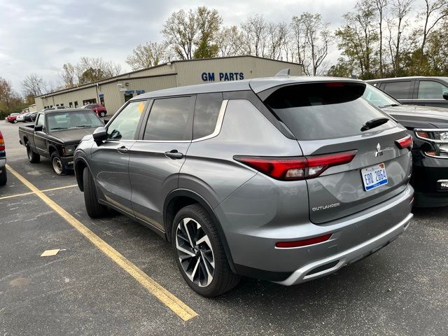 2023 Mitsubishi Outlander SE