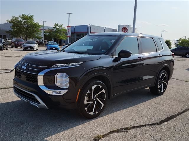 2023 Mitsubishi Outlander SE