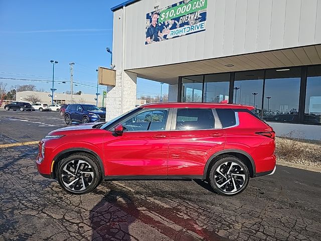 2023 Mitsubishi Outlander SE