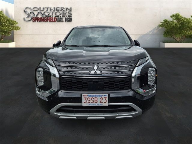 2023 Mitsubishi Outlander SE