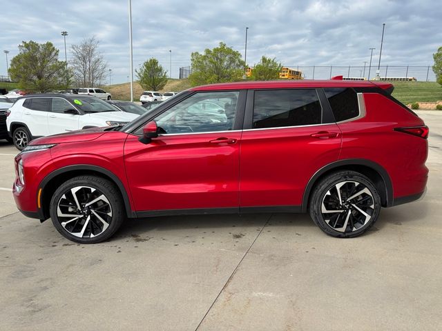 2023 Mitsubishi Outlander SE