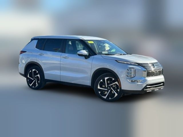 2023 Mitsubishi Outlander SE