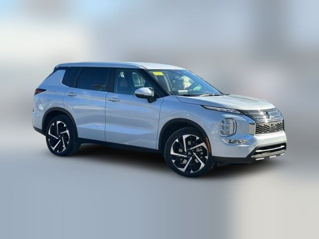 2023 Mitsubishi Outlander SE