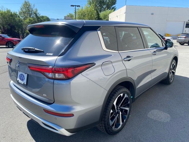 2023 Mitsubishi Outlander SE