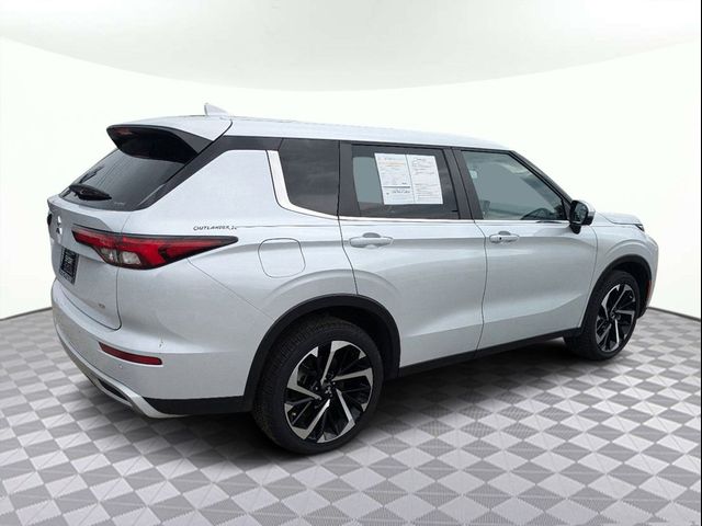 2023 Mitsubishi Outlander SE