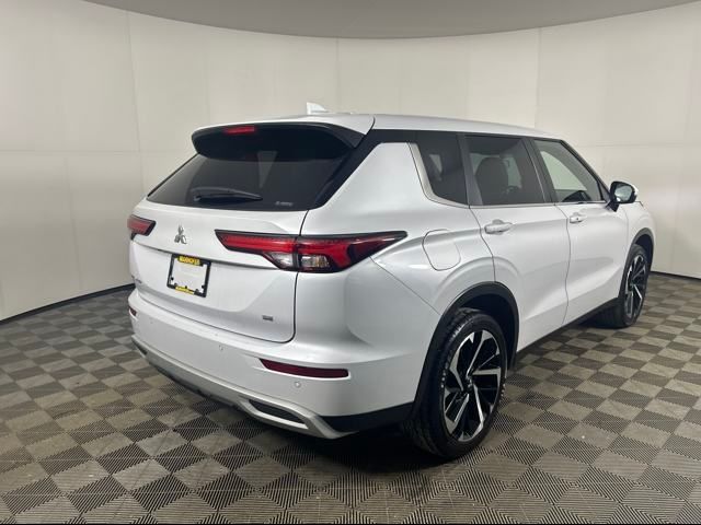 2023 Mitsubishi Outlander SE