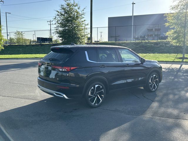 2023 Mitsubishi Outlander SE