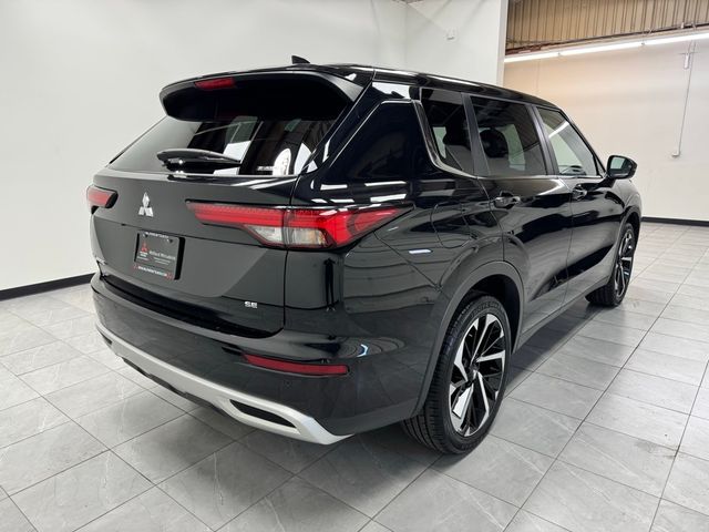 2023 Mitsubishi Outlander SE