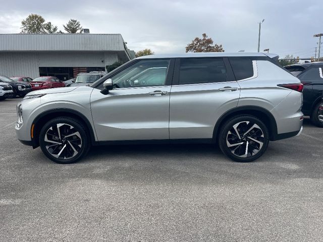 2023 Mitsubishi Outlander SE