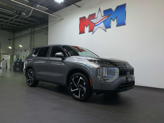 2023 Mitsubishi Outlander SE