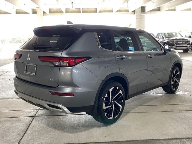 2023 Mitsubishi Outlander SE